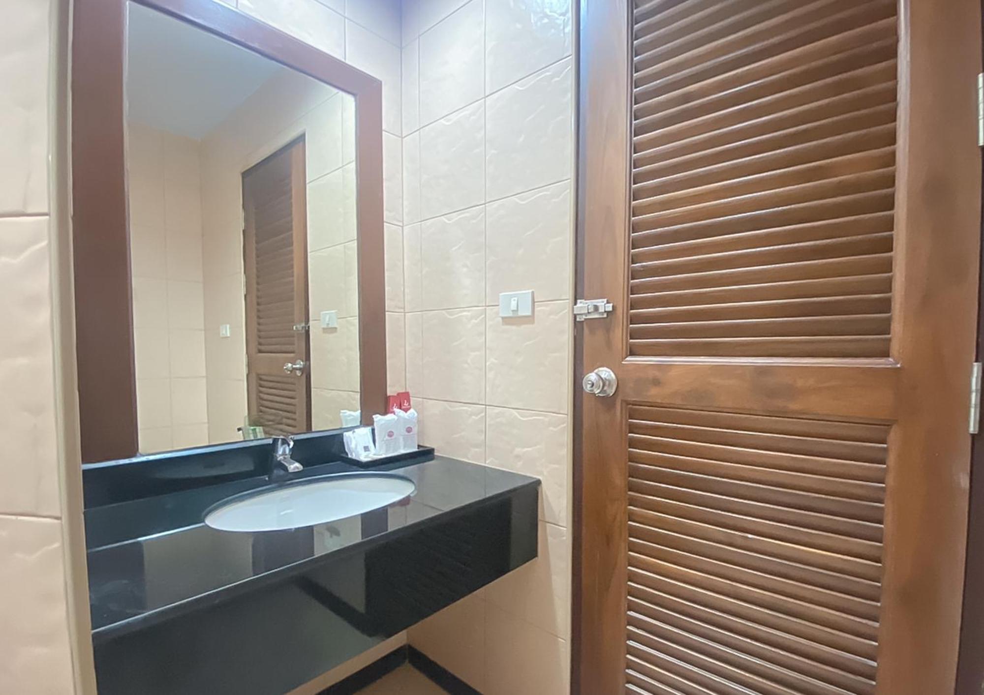 The Ligor City Hotel Накхон Си Тамарат Екстериор снимка